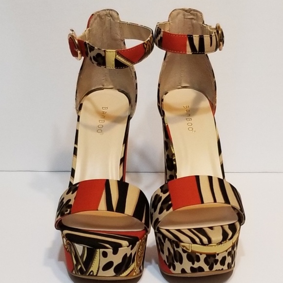 Chunky Platform Sandal - Picture 2 of 6